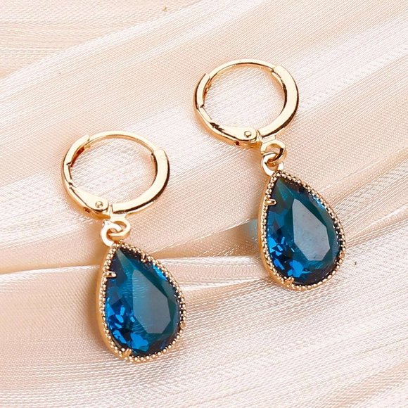 Blue Crystal Water drop earrings, Sparkling stones Gold fashion Jewelry Earrings - Picture 5 of 5